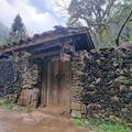 Stone gateway at Sảo Há village (Hell Village), supplied by the user.