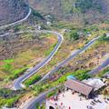 M-shaped road and viewpoint, supplied by the user.